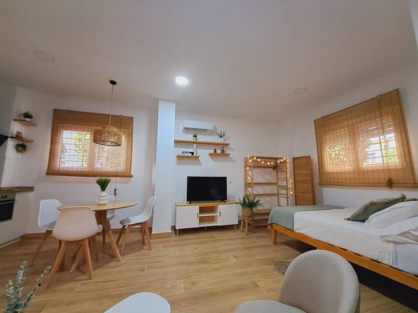 Coffee & Calm Triana Apartment Seville Exterior photo